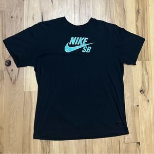 NikeSB | Nike Skateboarding Men’s Drifit T-shirt Size XL